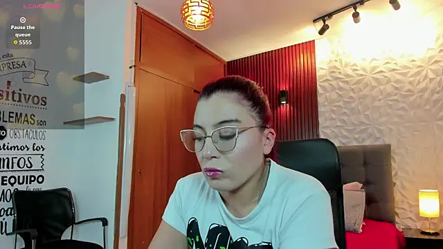 Snapshot of allison_mc chatting on April 29, 2026, 4:05 am allison mc online show from April 29, 2026, 4:05 am