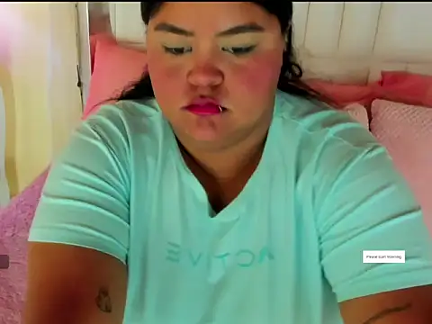 Snapshot of LunaaBlaze chatting on November 8, 2025, 12:42 pm LunaaBlaze online show from November 8, 2025, 12:42 pm