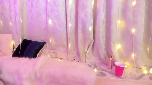 Lilith salvatoree online show from April 21, 2026, 1:42 am