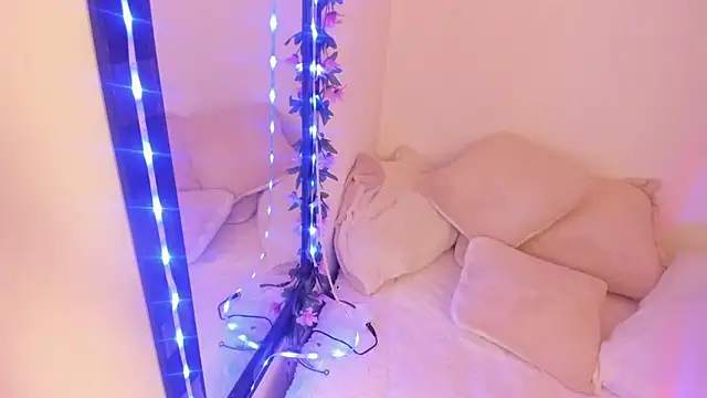 Snapshot of Lilith_salvatoree chatting on December 23, 2025, 2:33 am Lilith salvatoree online show from December 23, 2025, 2:33 am