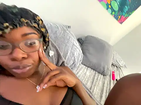 Snapshot of twerkaholic120 chatting on October 25, 2025, 8:20 pm twerkaholic120 online show from October 25, 2025, 8:20 pm