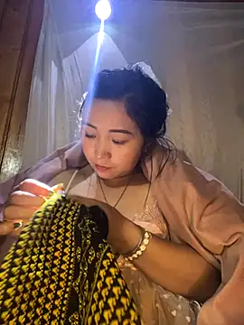 Snapshot of miemie-xx chatting on November 22, 2025, 1:32 pm miemie-xx online show from November 22, 2025, 1:32 pm