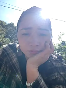 Snapshot of miemie-xx chatting on November 24, 2025, 5:51 am miemie-xx online show from November 24, 2025, 5:51 am