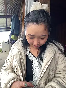 Snapshot of miemie-xx chatting on November 22, 2025, 1:26 am miemie-xx online show from November 22, 2025, 1:26 am