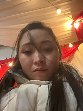 Snapshot of miemie-xx chatting on November 5, 2025, 7:28 pm miemie-xx online show from November 5, 2025, 7:28 pm