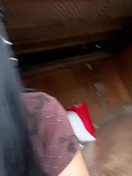 Snapshot of miemie-xx chatting on October 23, 2025, 8:02 am miemie-xx online show from October 23, 2025, 8:02 am