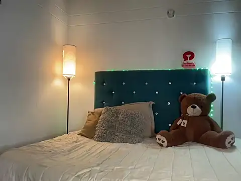 amber maldonado online show from December 20, 2025, 4:04 am