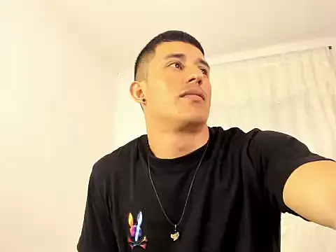 Muscle man07 online show from November 13, 2025, 9:51 pm