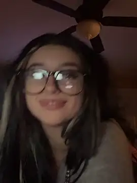 tiffanyxoxo515 online show from October 13, 2025, 8:49 am