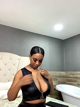 Snapshot of NahomyHart chatting on October 21, 2025, 3:55 pm NahomyHart online show from October 21, 2025, 3:55 pm