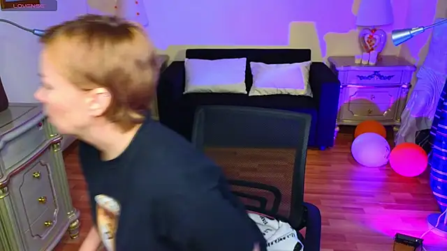 Snapshot of Viola_Rayden chatting on November 16, 2025, 6:29 am Viola Rayden online show from November 16, 2025, 6:29 am