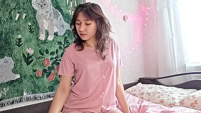 MiaLovelyOne online show from March 21, 2026, 10:20 am