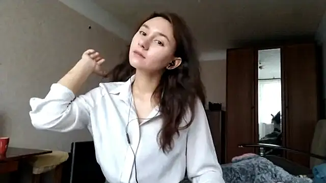 MiaLovelyOne online show from October 22, 2025, 7:30 am