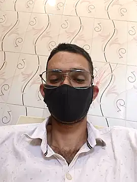 Snapshot of Poonchh chatting on October 9, 2025, 9:21 am Poonchh online show from October 9, 2025, 9:21 am