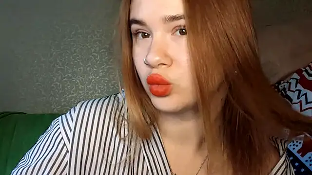 Snapshot of QuiveredFrown chatting on October 11, 2025, 11:44 am QuiveredFrown online show from October 11, 2025, 11:44 am