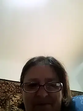Snapshot of MilaCold5443 chatting on April 28, 2026, 2:32 pm MilaCold5443 online show from April 28, 2026, 2:32 pm