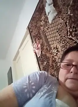 Snapshot of MilaCold5443 chatting on February 19, 2026, 6:21 am MilaCold5443 online show from February 19, 2026, 6:21 am