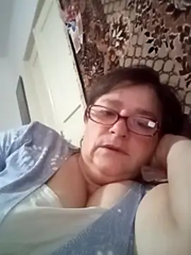 MilaCold5443 online show from November 19, 2025, 6:13 am