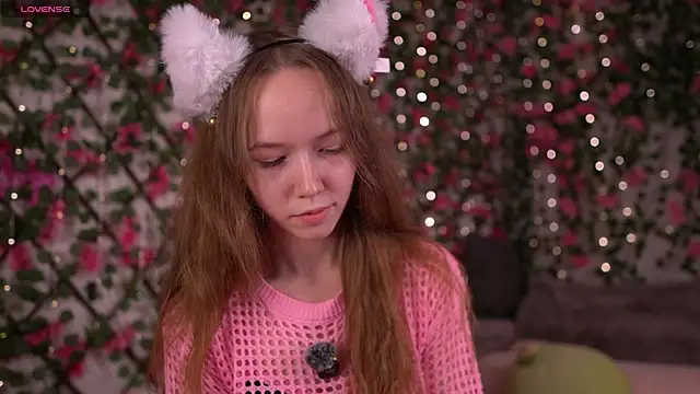 Petite Polly online show from December 15, 2025, 6:03 pm