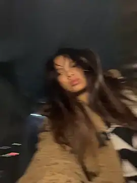 hello-cute online show from November 26, 2025, 7:41 am