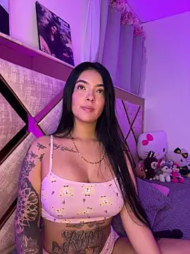 Snapshot of Kiity- chatting on November 5, 2025, 7:44 am Kiity- online show from November 5, 2025, 7:44 am