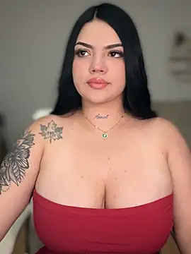 dulcemarianh  online show from June 26, 2026, 5:35 am