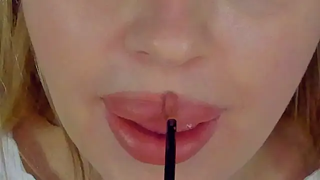 Snapshot of CeaneLino chatting on October 9, 2025, 6:30 pm CeaneLino online show from October 9, 2025, 6:30 pm