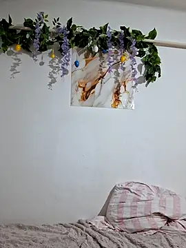 Nika aa online show from April 10, 2026, 8:38 pm