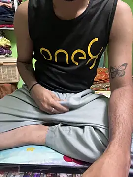 Snapshot of foxythebold chatting on December 16, 2025, 5:28 pm foxythebold online show from December 16, 2025, 5:28 pm