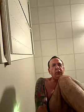 Snapshot of Crazy_Mike1 chatting on October 9, 2025, 10:38 am Crazy Mike1 online show from October 9, 2025, 10:38 am