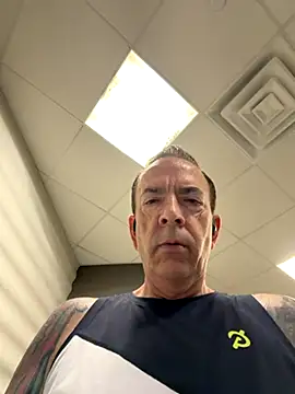 Snapshot of Crazy_Mike1 chatting on October 10, 2025, 11:22 am Crazy Mike1 online show from October 10, 2025, 11:22 am