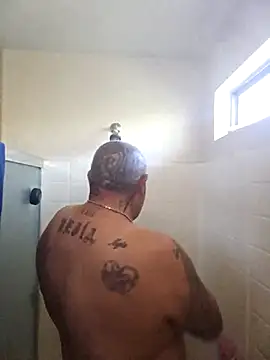 Snapshot of B1GLO chatting on November 14, 2025, 4:43 pm B1GLO online show from November 14, 2025, 4:43 pm