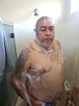 Snapshot of B1GLO chatting on February 9, 2026, 4:49 pm B1GLO online show from February 9, 2026, 4:49 pm