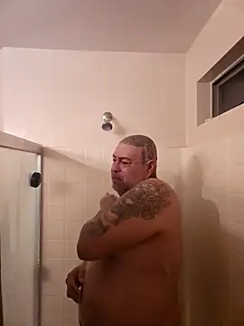 Snapshot of B1GLO chatting on February 11, 2026, 1:22 pm B1GLO online show from February 11, 2026, 1:22 pm