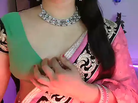 Snapshot of Royal_zara chatting on October 27, 2025, 6:42 pm Royal zara online show from October 27, 2025, 6:42 pm