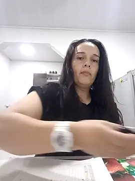 Snapshot of FiorellaDuboi chatting on November 17, 2025, 10:58 pm FiorellaDuboi online show from November 17, 2025, 10:58 pm