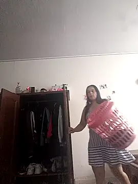 Snapshot of FiorellaDuboi chatting on December 15, 2025, 10:04 pm FiorellaDuboi online show from December 15, 2025, 10:04 pm