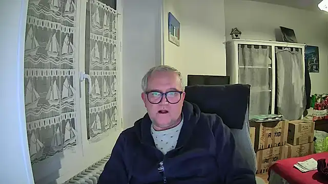 Snapshot of macdut67 chatting on January 5, 2026, 6:22 pm macdut67 online show from January 5, 2026, 6:22 pm