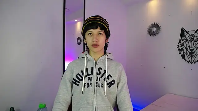 Emo Boy  online show from December 20, 2025, 12:52 pm