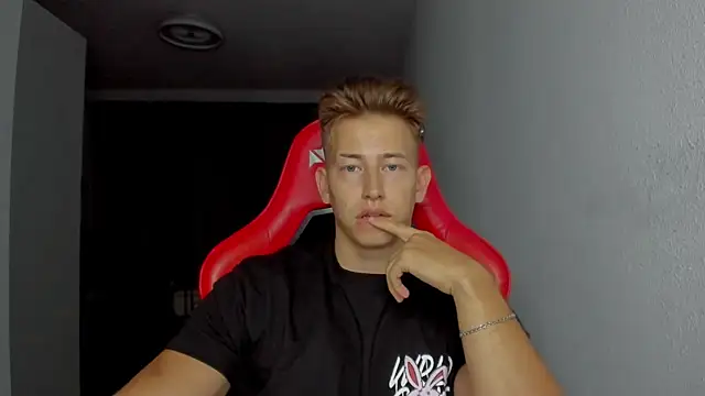 find0m master online show from November 23, 2025, 9:47 pm