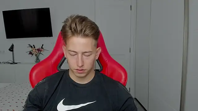 find0m master online show from October 12, 2025, 2:18 pm