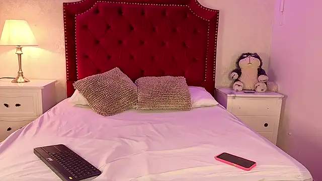 Snapshot of Sara_Collinss_ chatting on November 24, 2025, 11:54 am Sara Collinss online show from November 24, 2025, 11:54 am