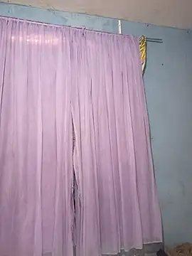 Dafne linda online show from October 28, 2025, 1:10 pm