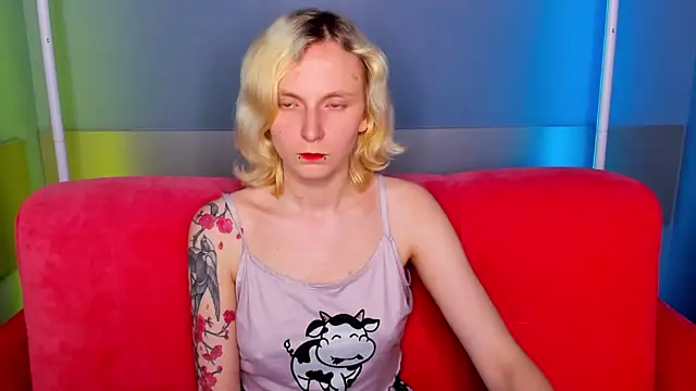 LikiLips online show from May 22, 2026, 8:34 am