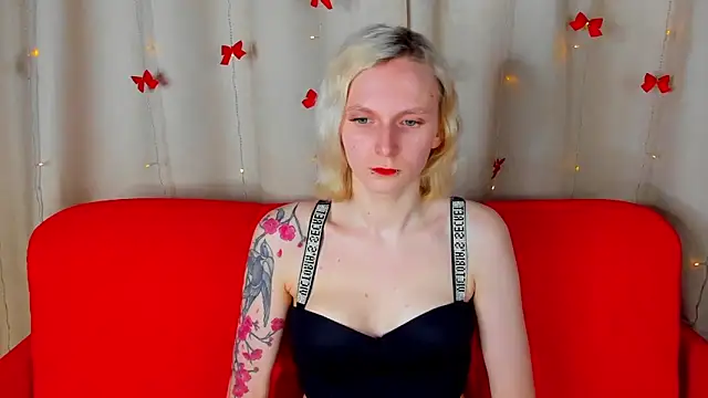 LikiLips online show from March 25, 2026, 1:28 am