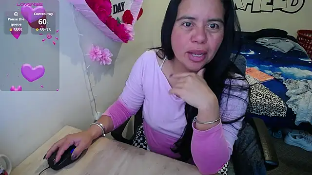 Snapshot of Miss__kendra_ chatting on April 5, 2026, 12:34 pm Miss kendra online show from April 5, 2026, 12:34 pm