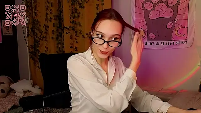 Snapshot of Aurisinst chatting on November 8, 2025, 3:37 pm Aurisinst online show from November 8, 2025, 3:37 pm