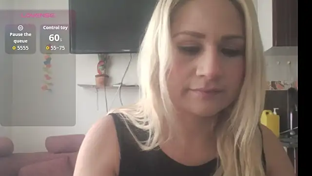 Snapshot of IvanaBliss chatting on January 9, 2026, 2:13 pm IvanaBliss online show from January 9, 2026, 2:13 pm