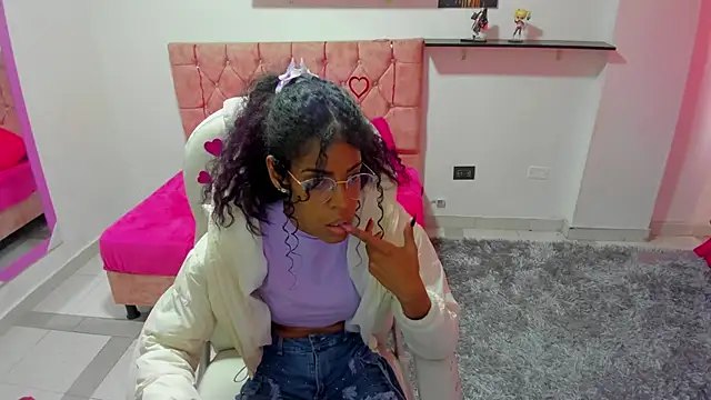 thianahorny online show from March 3, 2026, 12:56 pm