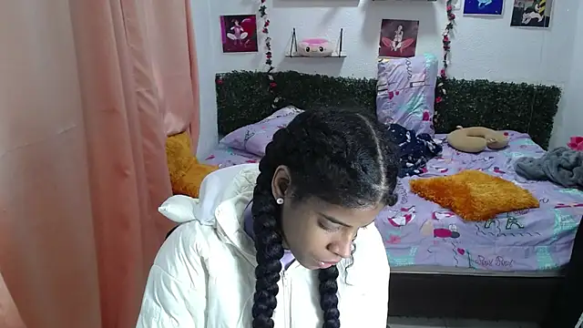 Snapshot of thianahorny chatting on June 6, 2026, 12:10 pm thianahorny online show from June 6, 2026, 12:10 pm